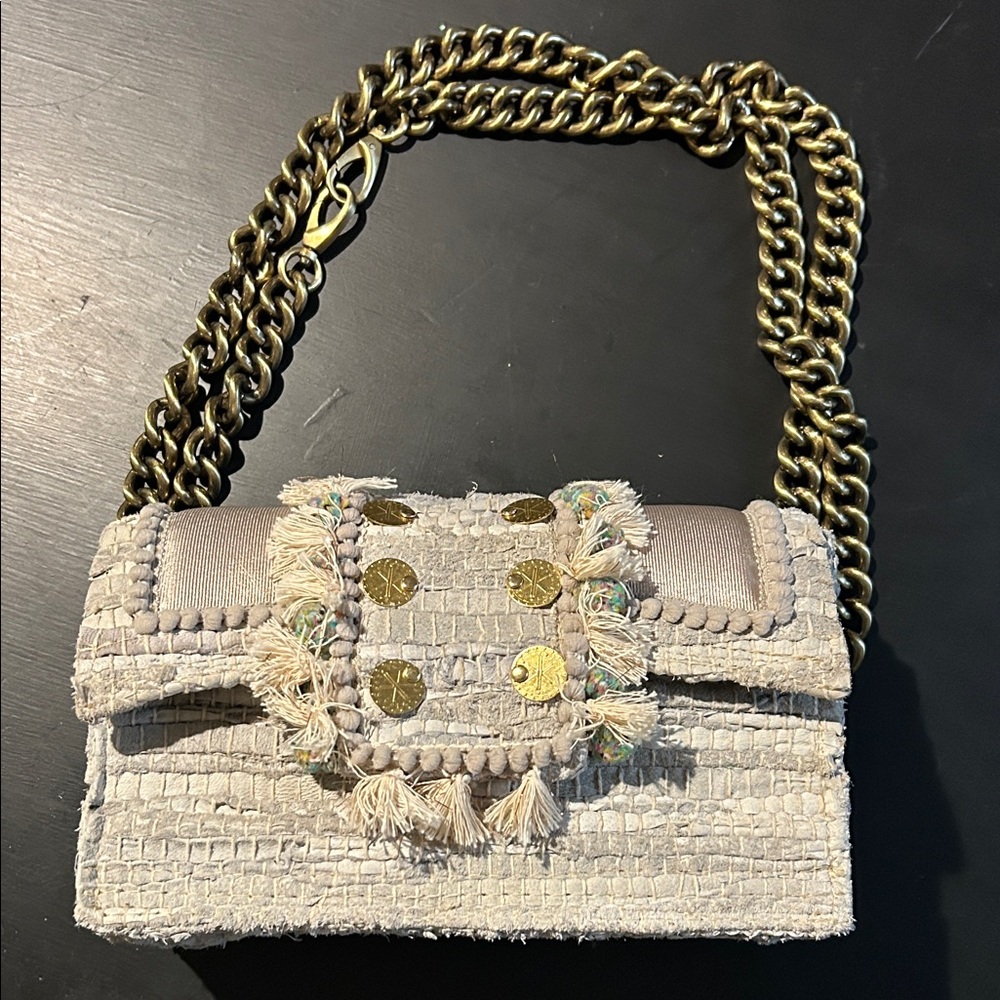 Elegant Cream Tweed Shoulder Bag